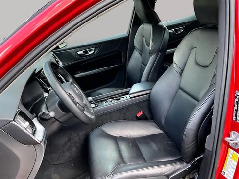 Used 2023 Volvo S60 B5 Core FWD image 8