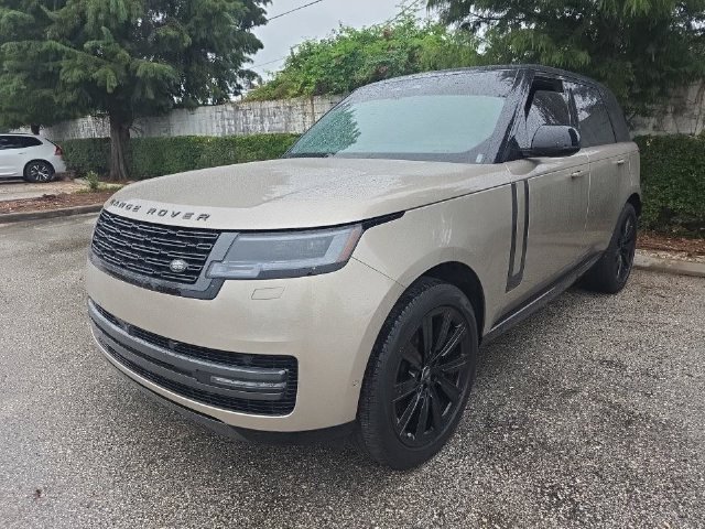 Used 2025 Land Rover Range Rover SE AWD/4WD image 1