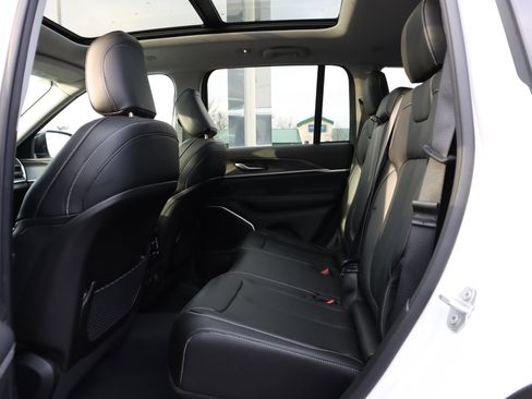 New 2023 Jeep Grand Cherokee 4WD 4xe image 6