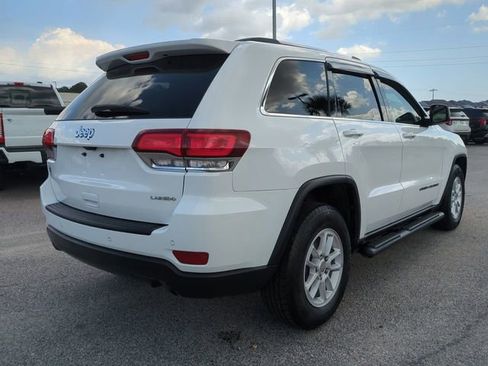 Used 2020 Jeep Grand Cherokee Laredo image 4