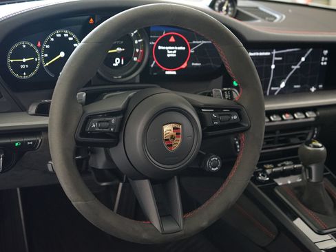 Used 2022 Porsche 911 GT3 RWD image 13