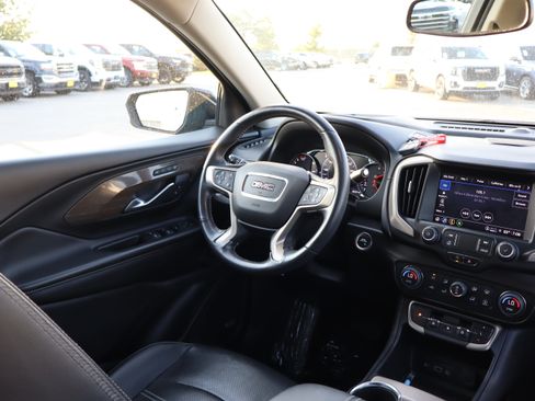 Certified 2022 GMC Terrain Denali w/ Denali Premium Package AWD/4WD image 9
