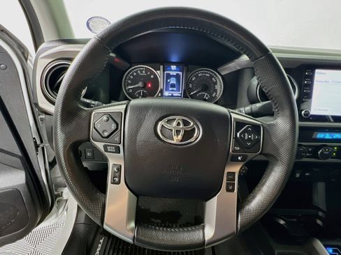 Used 2021 Toyota Tacoma SR5 RWD image 17