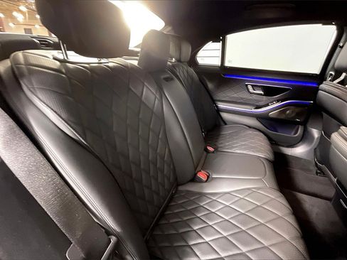 Used 2025 Mercedes-Benz S 580 4MATIC Sedan image 19