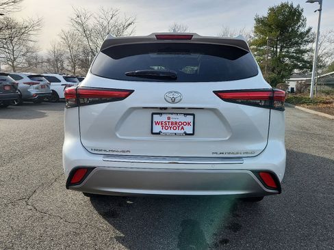 Used 2023 Toyota Highlander Platinum image 6