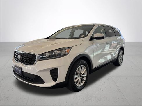 Used 2020 Kia Sorento AWD V6 image 2