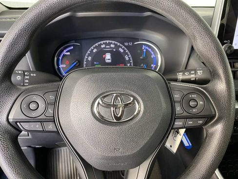 Used 2024 Toyota RAV4 LE AWD/4WD image 14