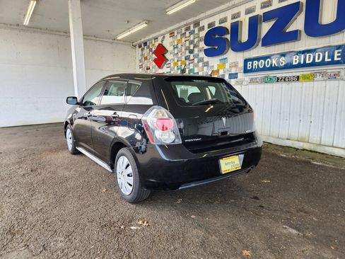Used 2010 Pontiac Vibe w/ Sun And Sound Package image 5
