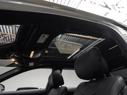 Used 2014 Mercedes-Benz S 550 Sedan image 5