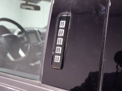 Used 2019 Ford F150 Lariat w/ Equipment Group 501A Mid image 11