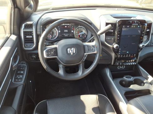 Used 2024 RAM 2500 Laramie w/ Night Edition image 17