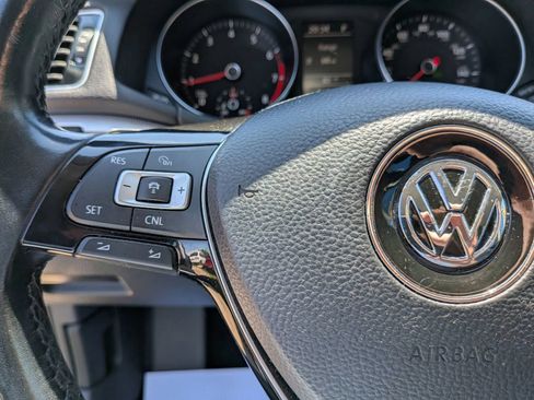 Used 2018 Volkswagen Passat 2.0T R-Line FWD image 41