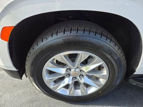 Used 2023 Chevrolet Suburban Premier AWD/4WD image 22