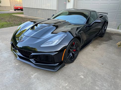 Used 2019 Chevrolet Corvette ZR1 RWD image 1