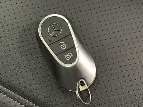 Used 2026 Mercedes-Benz GLC 300 4MATIC image 35