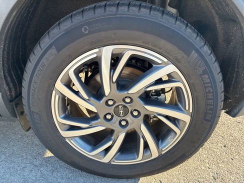 Used 2024 Lincoln Corsair AWD w/ Equipment Group 101A image 14