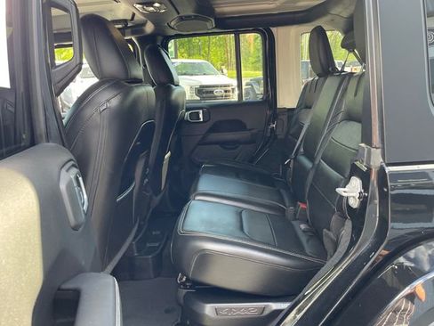 Used 2023 Jeep Wrangler Unlimited Sahara w/ Cold Weather Group AWD/4WD image 12