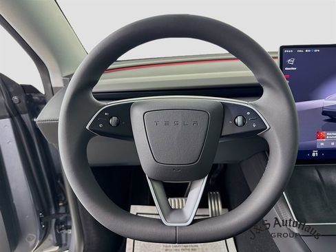 Used 2026 Tesla Model Y Performance image 12