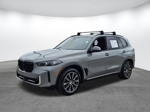 Used 2025 BMW X5 xDrive40i w/ M Sport Package image 7