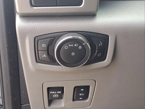 Used 2016 Ford F150 Lariat w/ Equipment Group 501A Mid RWD image 17
