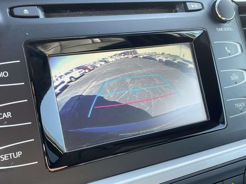 Used 2016 Toyota Highlander LE FWD image 27