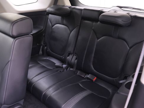 Used 2023 Honda Pilot EX-L image 12