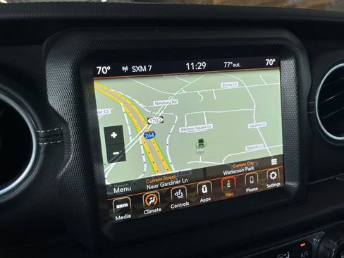 Used 2023 Jeep Wrangler Unlimited Sahara w/ Cold Weather Group AWD/4WD image 3