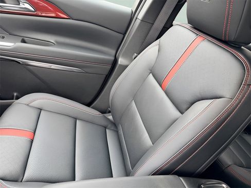 New 2026 Chevrolet Traverse RS w/ LPO, Floor Liner Package image 27