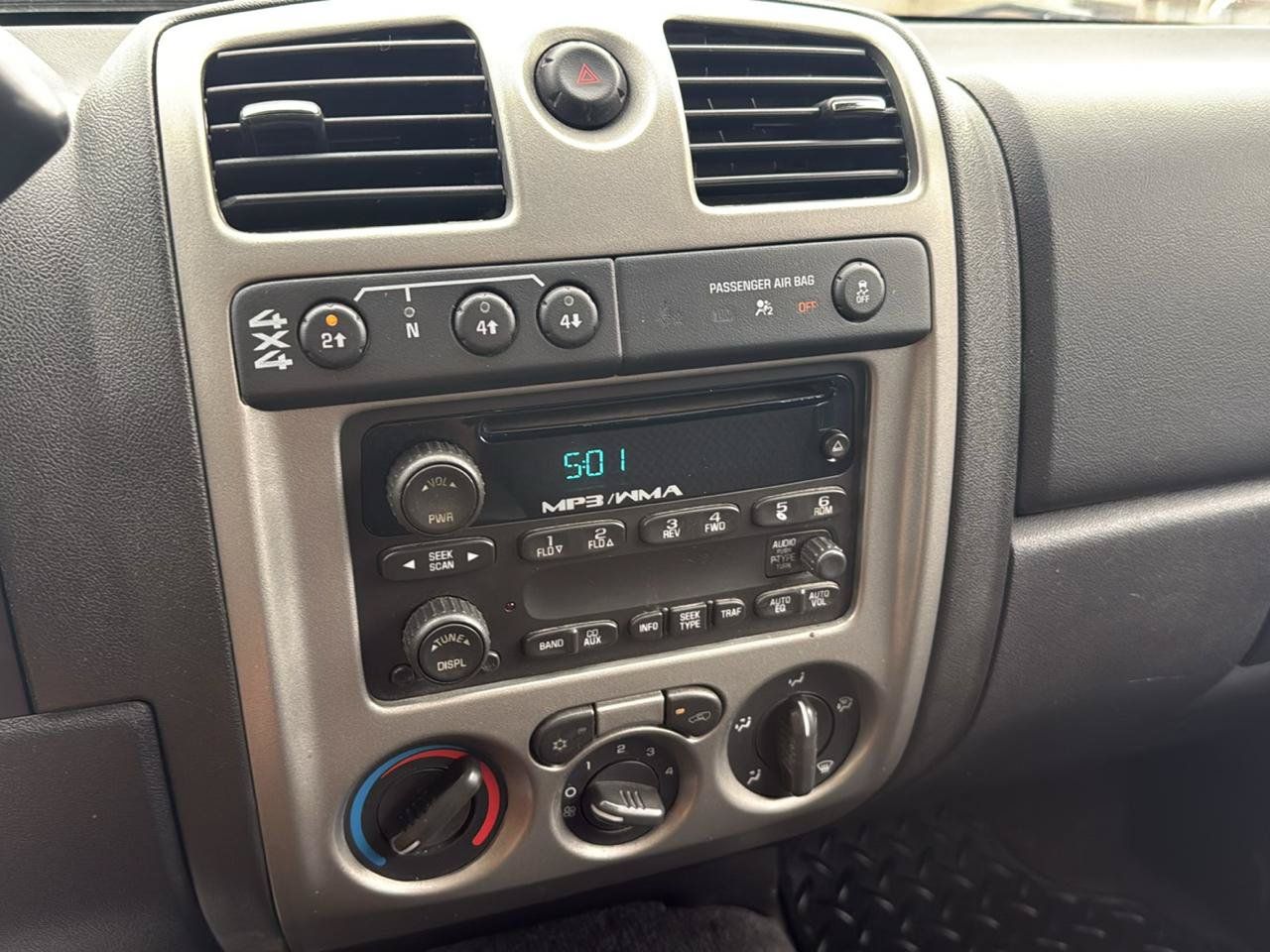Used 2012 Chevrolet Colorado LT AWD/4WD image 17