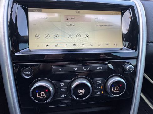 Used 2020 Land Rover Discovery HSE AWD/4WD image 12