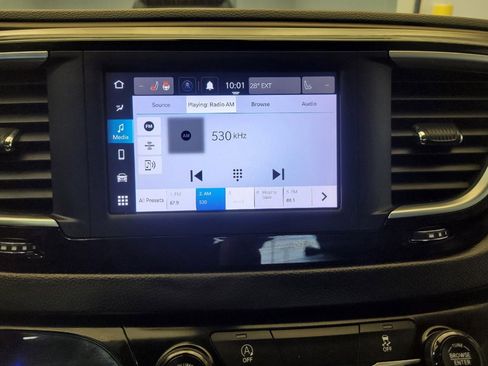 Used 2022 Chrysler Voyager LX FWD image 25