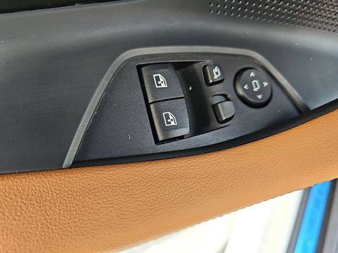 Used 2025 BMW 230i Coupe w/ M Sport Package image 27