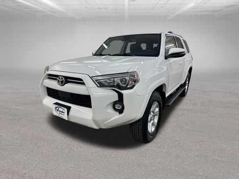 Used 2022 Toyota 4Runner SR5 Premium w/ Moonroof Package AWD/4WD image 6