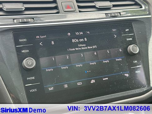 Used 2020 Volkswagen Tiguan SE w/ Panoramic Sunroof Package image 27