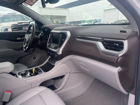 Used 2023 GMC Acadia SLT w/ Technology Package FWD image 30