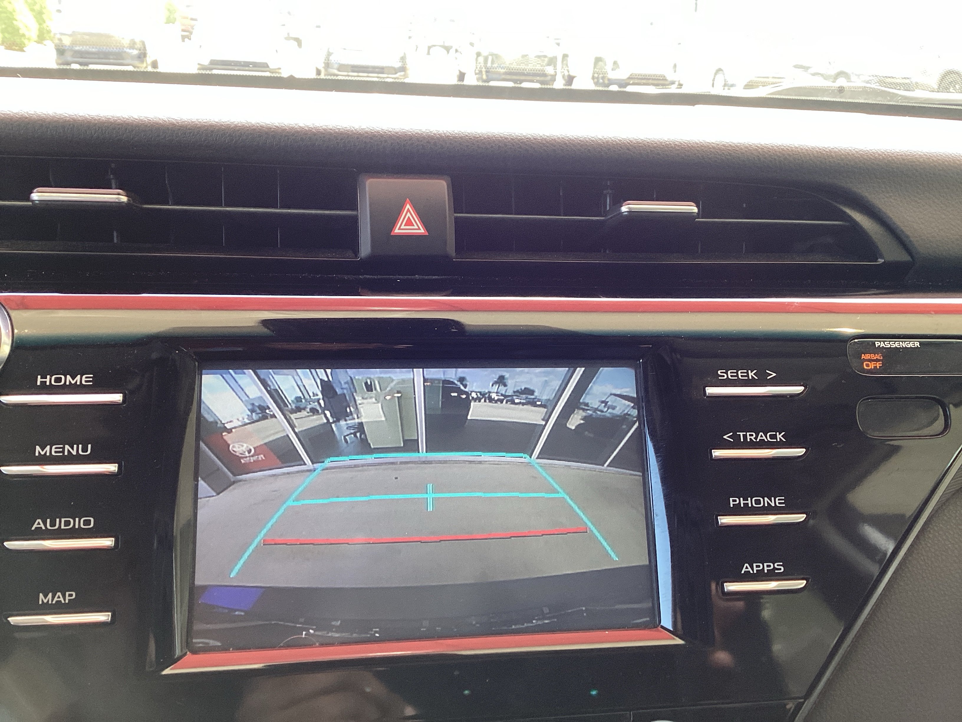 Used 2019 Toyota Camry SE FWD image 17