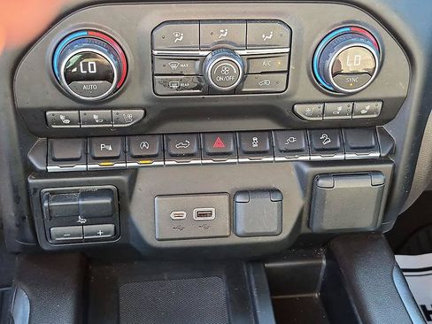 Certified 2020 Chevrolet Silverado 1500 LTZ w/ LTZ Plus Package AWD/4WD image 25