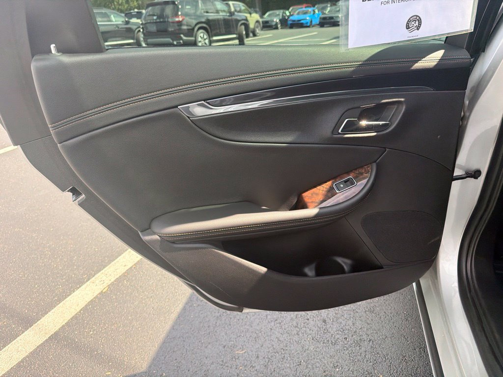 Used 2015 Chevrolet Impala LT w/ Convenience Package FWD image 19