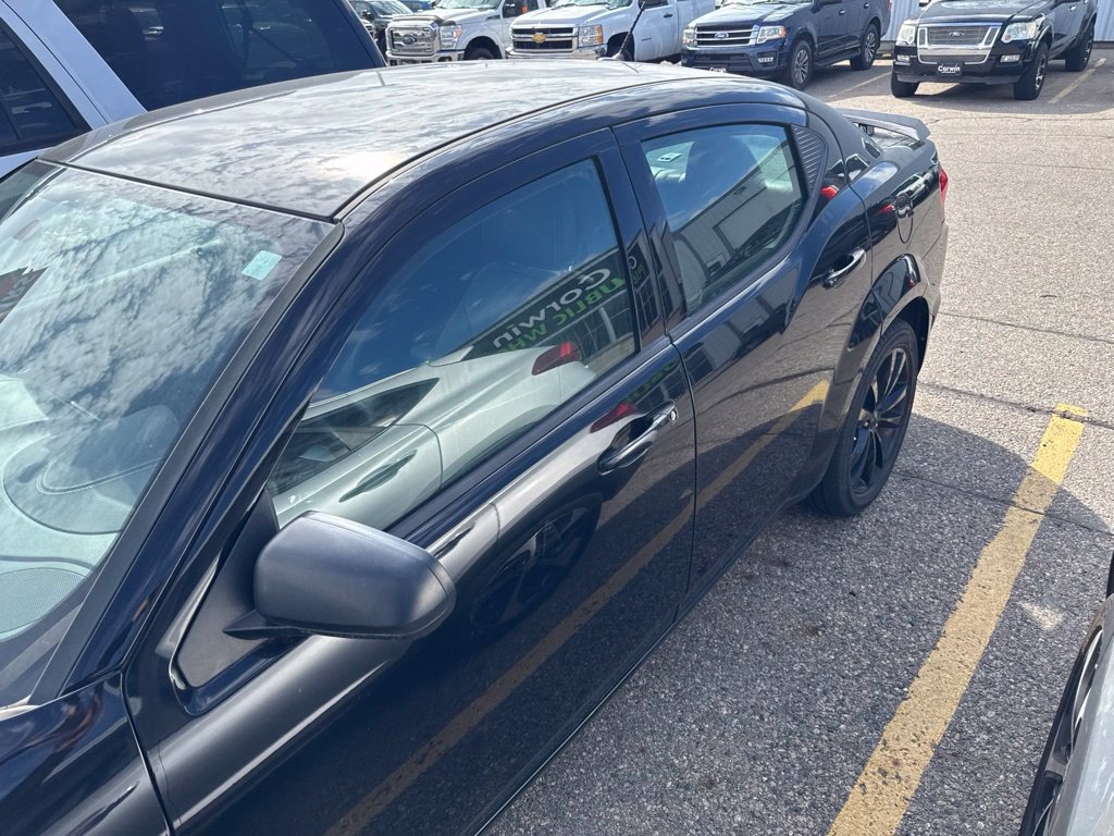Used 2013 Dodge Avenger SXT w/ Blacktop Pkg FWD image 4