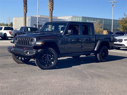 Used 2025 Jeep Gladiator Rubicon w/ Convenience Group image 2