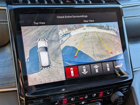 Certified 2022 Jeep Grand Cherokee Limited w/ Luxury Tech Group II image 18