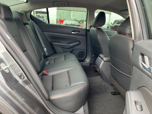 Used 2022 Nissan Altima 2.5 SR FWD image 29