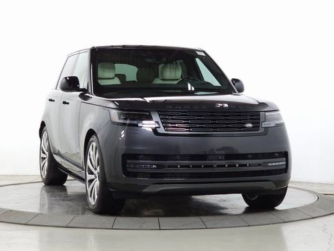 Used 2025 Land Rover Range Rover SE image 8