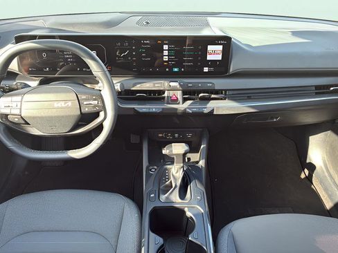 Used 2025 Kia K4 EX FWD image 26
