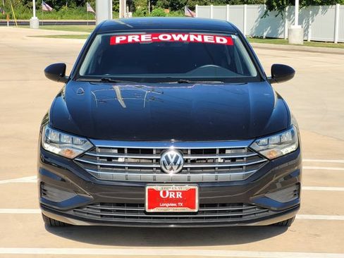 Used 2021 Volkswagen Jetta SE FWD image 2