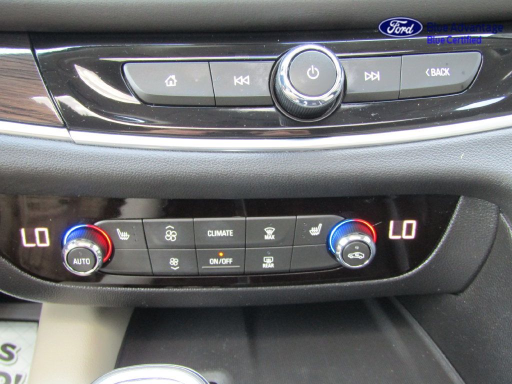 Used 2019 Buick Enclave Essence w/ LPO, Hit The Road Package AWD/4WD image 21