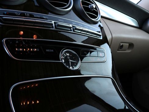 Used 2015 Mercedes-Benz C 300 4MATIC Sedan image 25