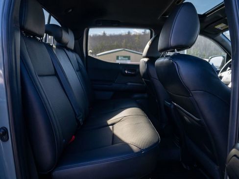 Used 2023 Toyota Tacoma TRD Sport image 17