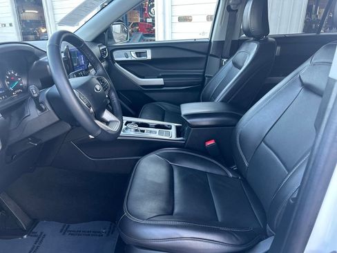 Certified 2024 Ford Explorer Limited image 17