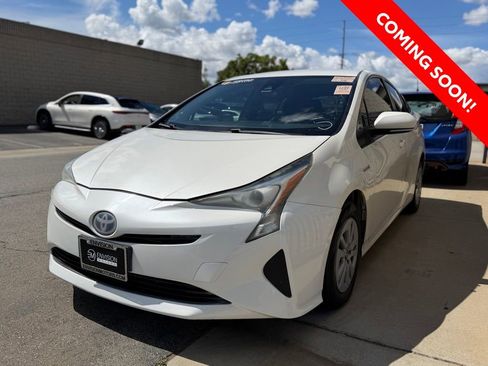 Used 2018 Toyota Prius One w/ Carpet Mat Package FWD image 3